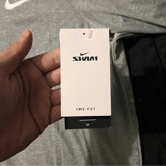 Nike Swim Shirt NWT - Picture 4 of 6